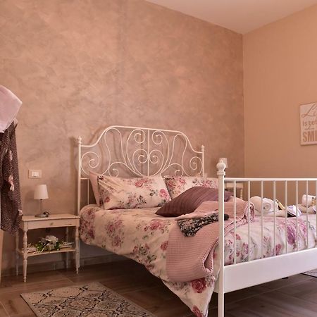 Casa Nina Bed & Breakfast Тойрано Екстериор снимка