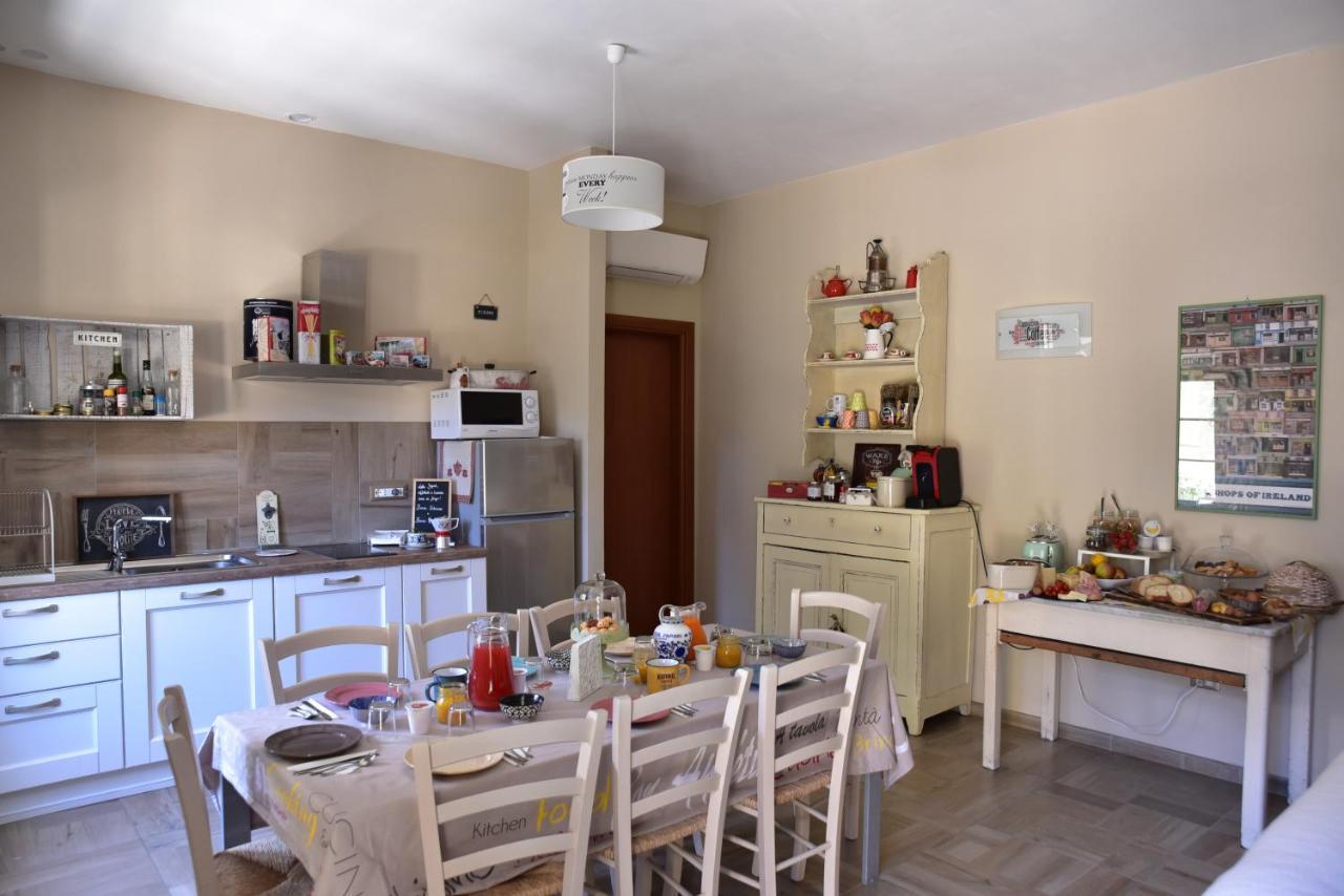 Casa Nina Bed & Breakfast Тойрано Екстериор снимка