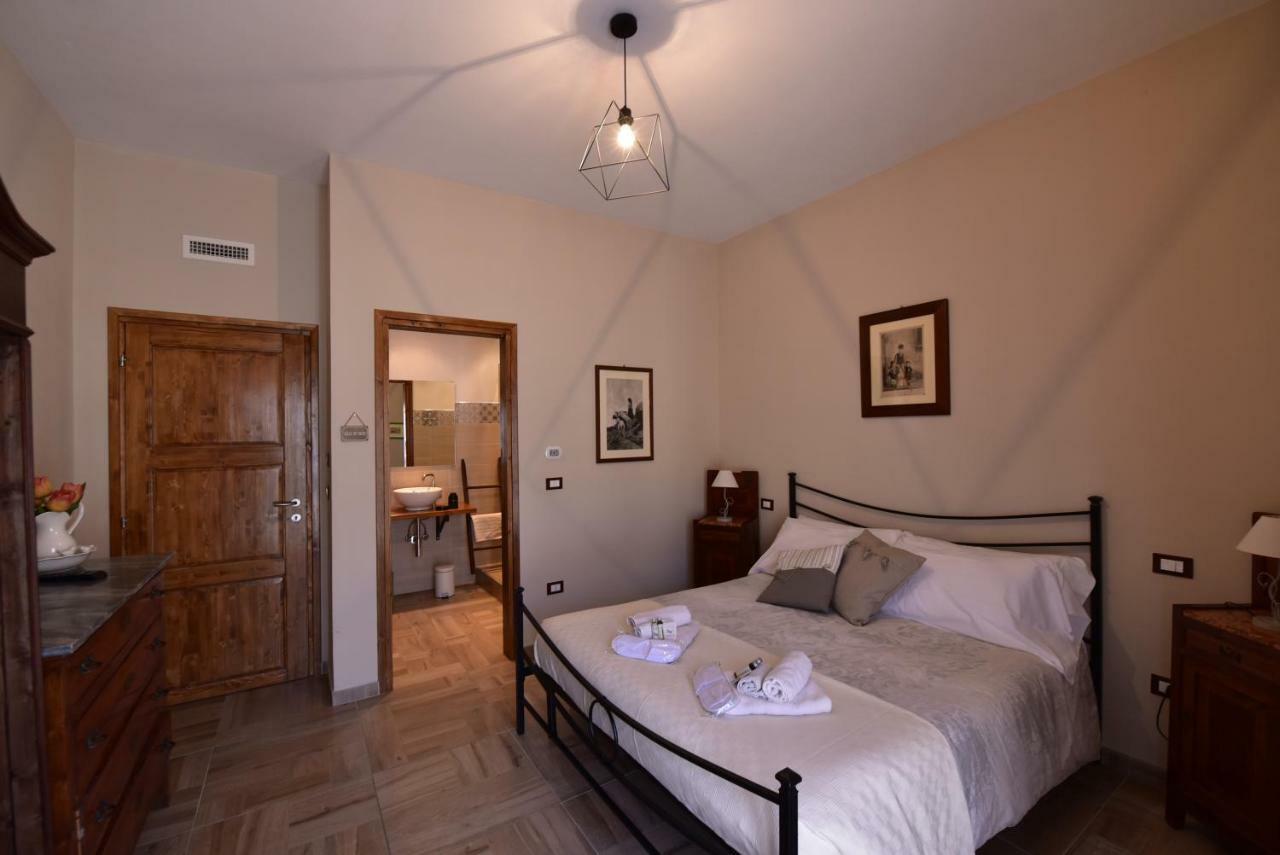 Casa Nina Bed & Breakfast Тойрано Екстериор снимка