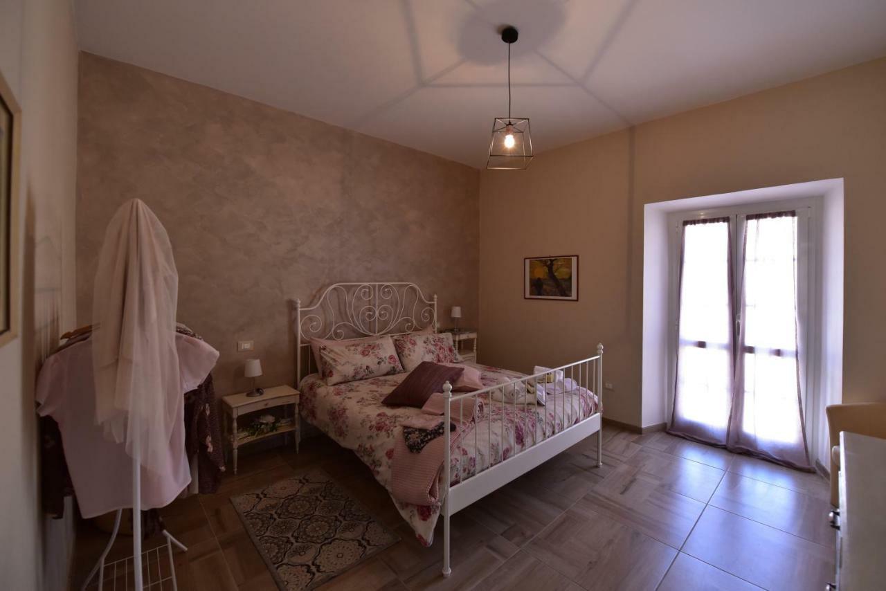 Casa Nina Bed & Breakfast Тойрано Екстериор снимка