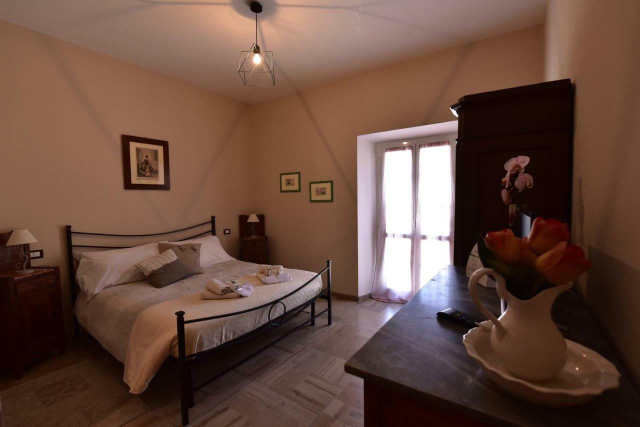 Casa Nina Bed & Breakfast Тойрано Екстериор снимка