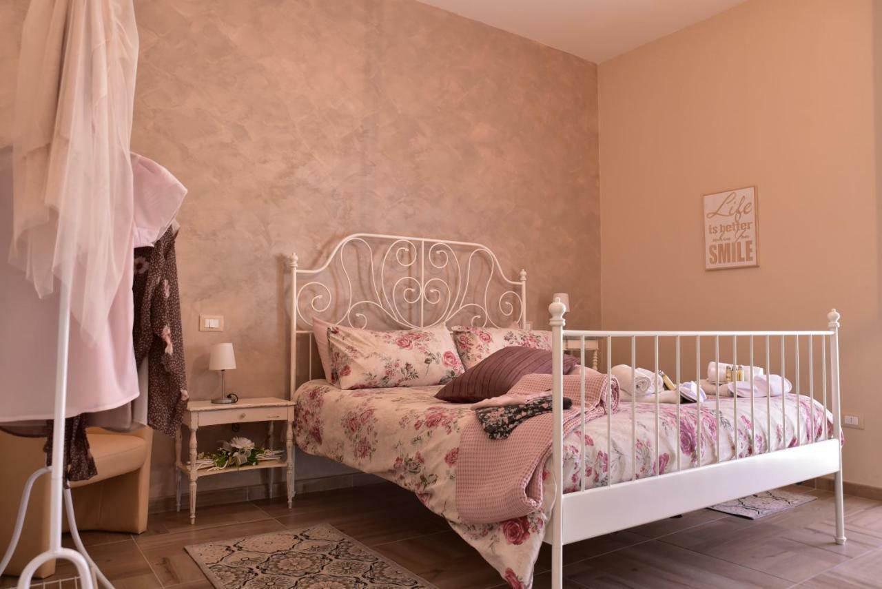 Casa Nina Bed & Breakfast Тойрано Екстериор снимка