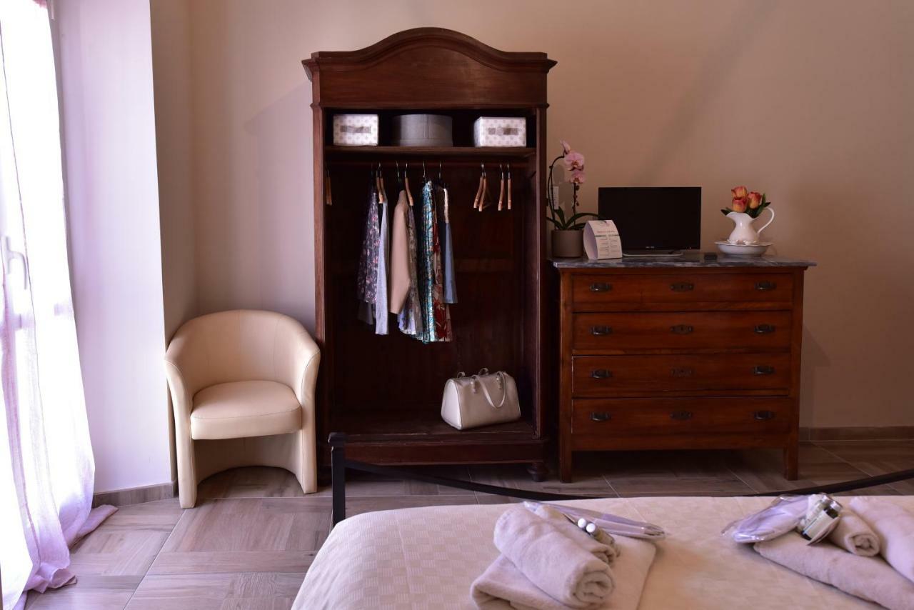 Casa Nina Bed & Breakfast Тойрано Екстериор снимка