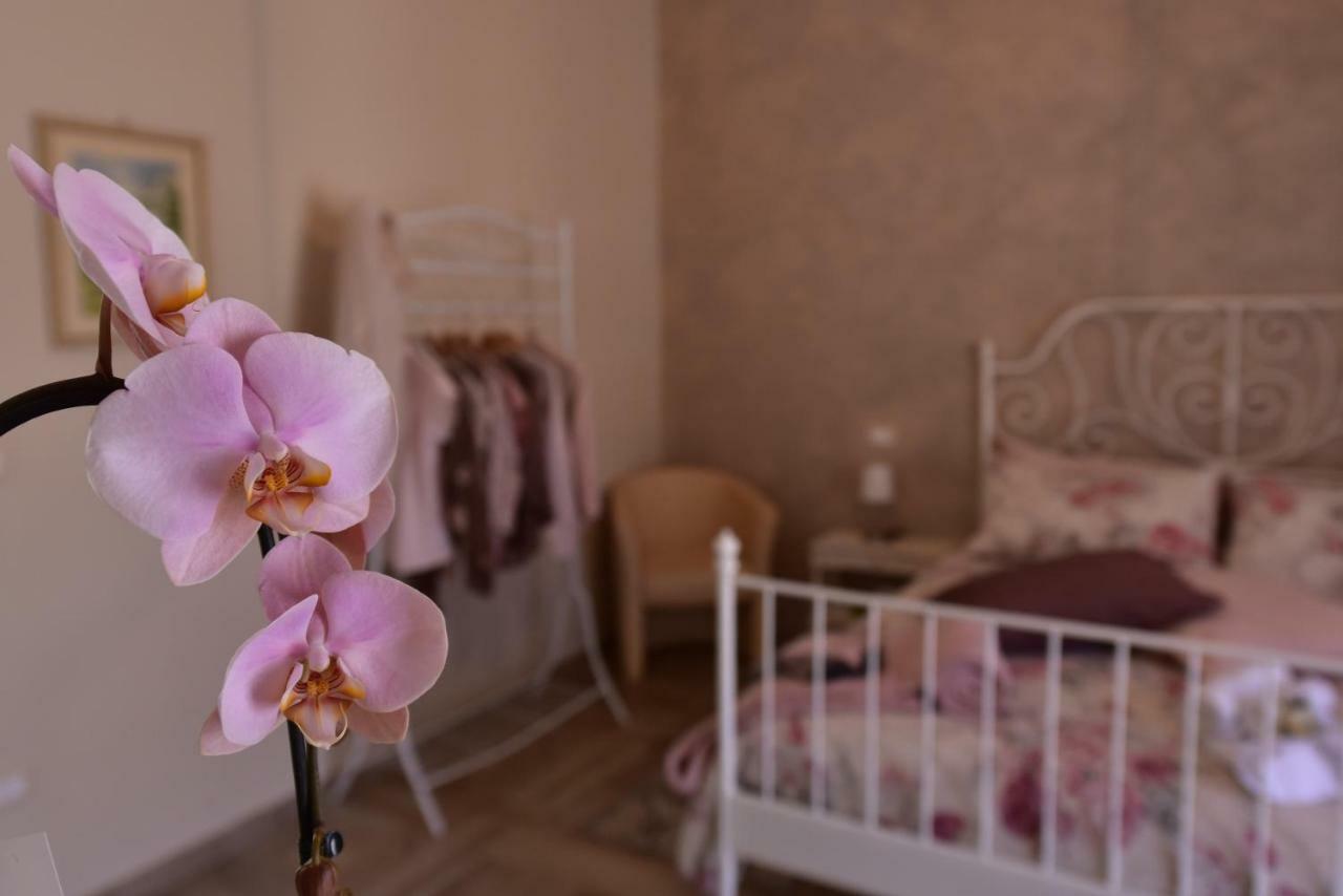 Casa Nina Bed & Breakfast Тойрано Екстериор снимка